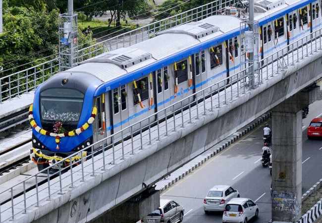 சென்னையில் இயக்கப்படும் மெட்ரோ ரயில் சேவை நேரம் குறைப்பு... | nakkheeran